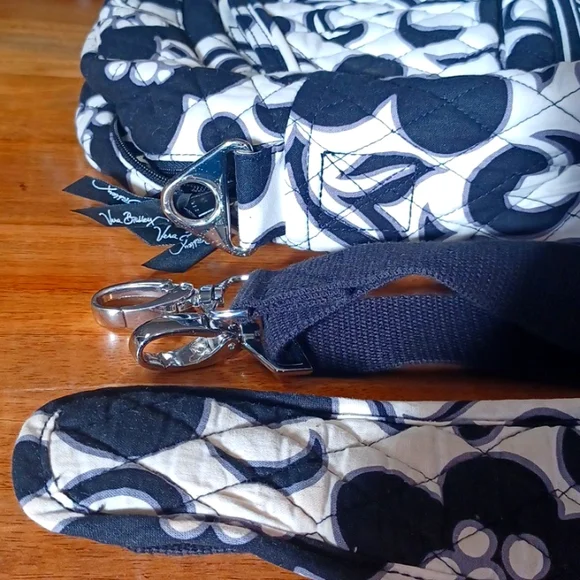 RARE Vera Bradley Metropolitan Weekender Bag in Retired "Night and Day" Pattern. - Picture 3 of 8